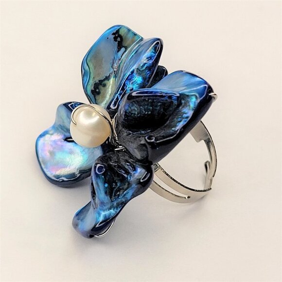 Blue Sea Shell with Freshwater Pearl Bead Asymmetric Flower Adjustable Ring - Picture 11 of 15